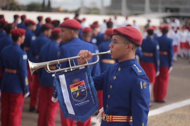 Fotos do Colégio Militar Tiradentes